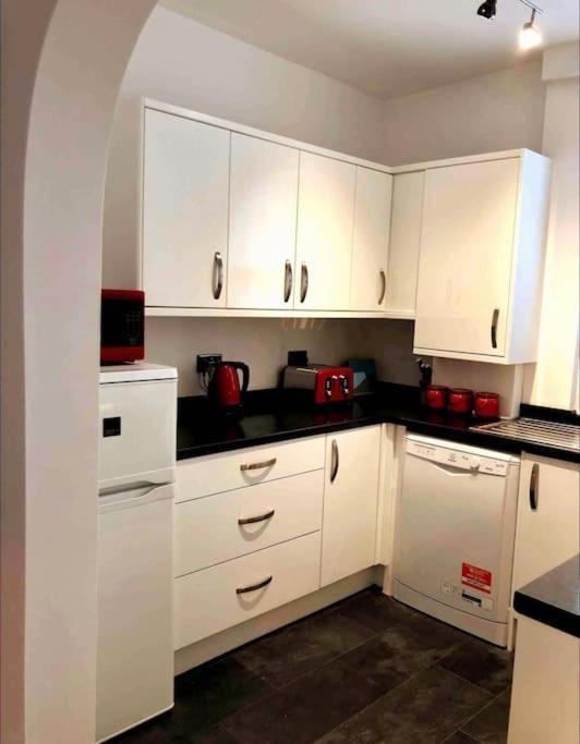 Sunny Seaside Beach House Lytham Centre Sleeps 8 Lytham St Annes Exteriör bild