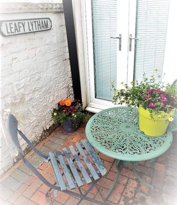 Sunny Seaside Beach House Lytham Centre Sleeps 8 Lytham St Annes Exteriör bild